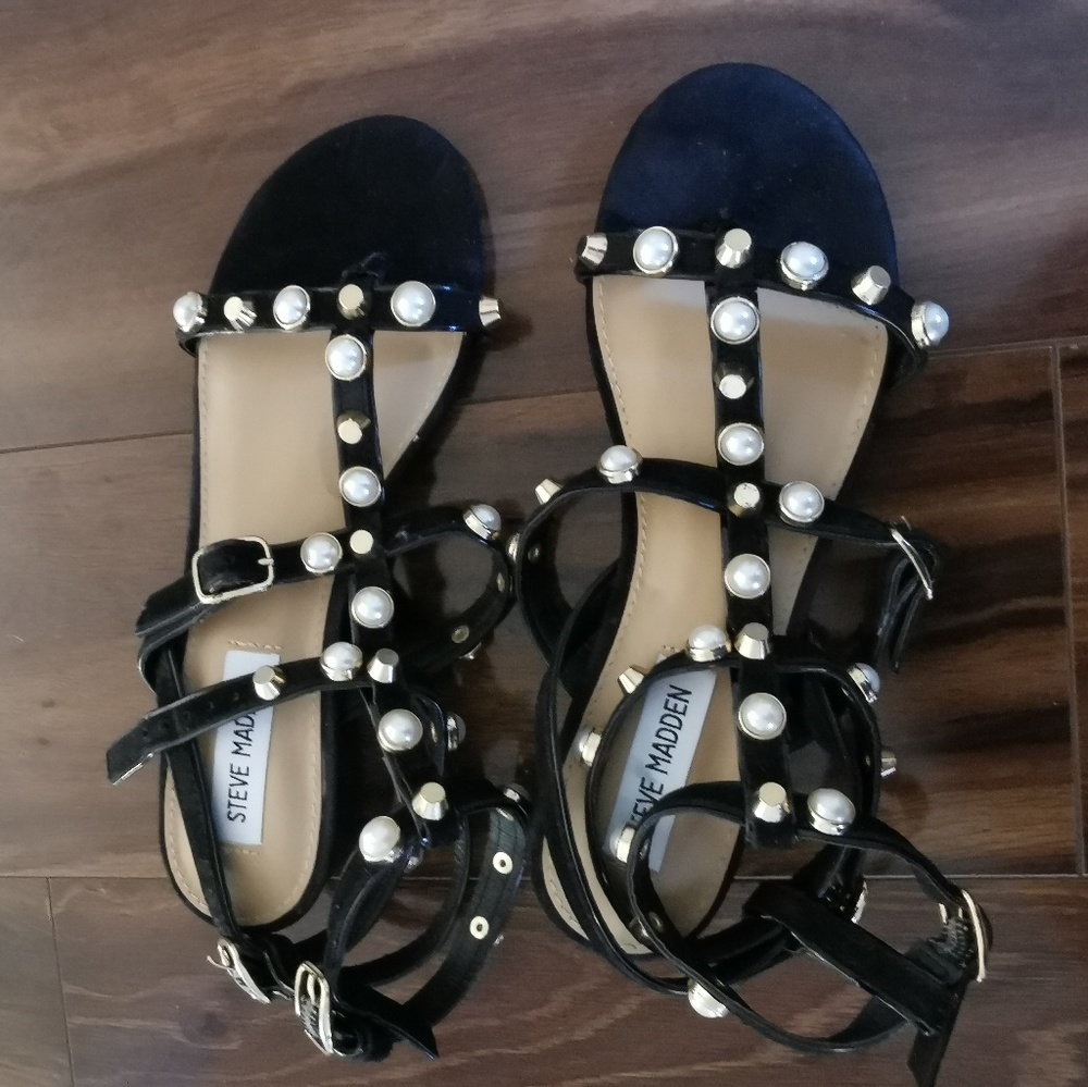 Steve madden leather pearl studded sandals  6.5